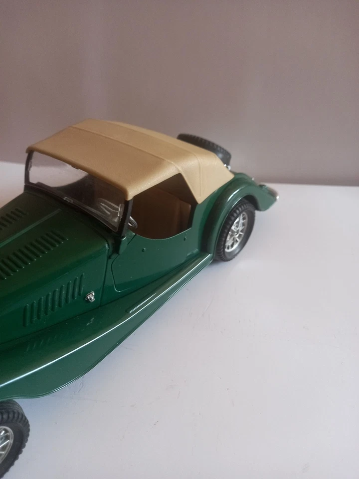 MODELLINO AUTO  1/16 POLISTIL MORGAN PLUS 8 TG2 VERDE - Immagine 2 di 4