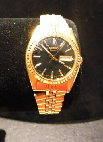 Vtg. Seiko Ladies 7N83-006M  Day Date yellow gold tone Watch New Battery 2/9
