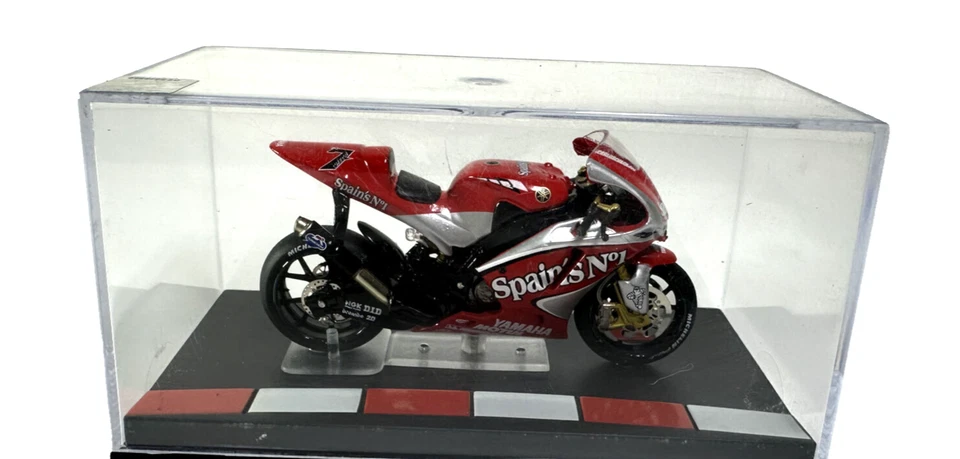 MODELLINO MOTO DIECAST  YAMAHA YZR-M1 CARLOS CHECA 2004 1/24 - Immagine 3 di 4