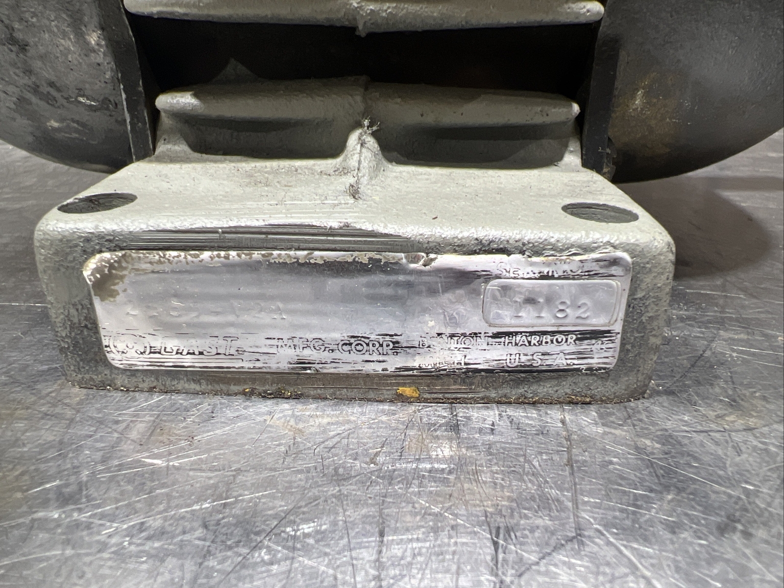 Gast 2565V2A Vacuum Pump Used Surplus. Item ID 1 eBay