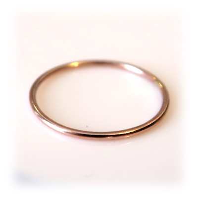 Schmaler runder Ehering 1 mm massiv 18 kt Rotgold schmal Stapelring UK-Größen