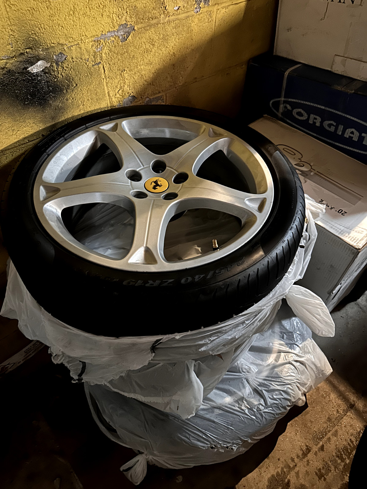 OEM 19" FERRARI California Wheel Rims FULL SET 19x8 