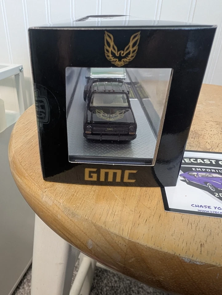 M2 Machines Haulers 1976 GMC Sierra 3500 & GMC Grande 15 Custom R81 Trans Am - Image 4 of 4