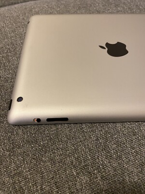 Apple iPad 3rd Gen A1416 16GB MC706LL/A Wi-Fi, 9.7in - Black