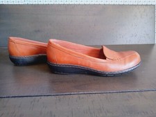 Clarks Bendables Brown/ Cognac Leather Slip on Loafers Womens Size 6M