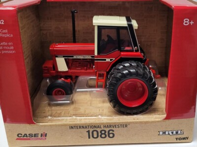 1/32 International Harvester 1086 Wide Front With Rear Duals | eBay