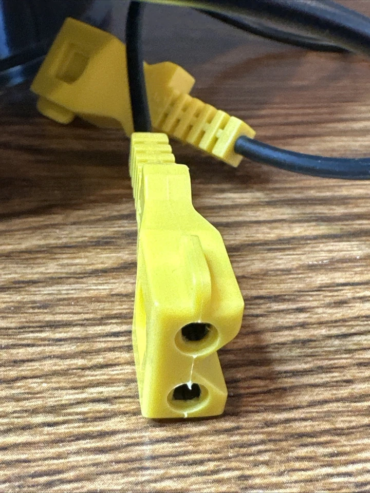 CONTROLADOR DE COCHE RANURA ESTILO GATILLO SCX COMPACTO NEGRO CON ENCHUFE EN V AMARILLO Foto 4 de 4