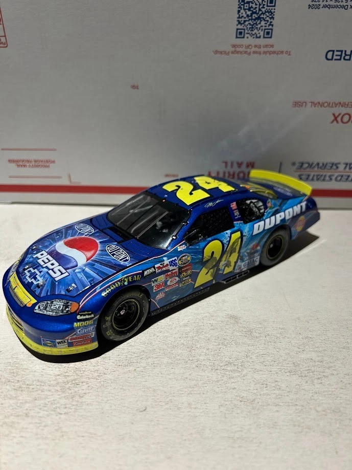 Jeff Gordon 24 Pepsi Shards Raced Win Versión 2004 Monte Carlo Elite 1 de 480 Foto 2 de 4