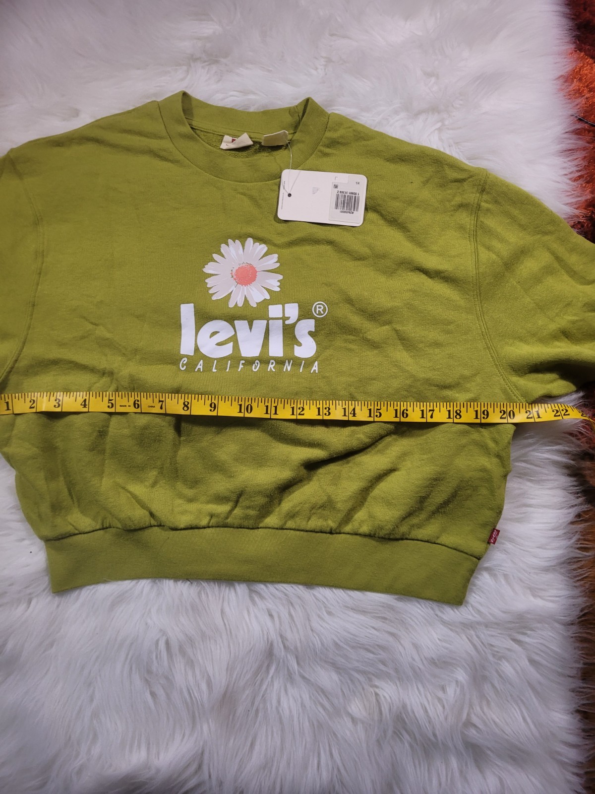 Junior’s Levi’s Green w/ Pink Flower Cropped Crewneck Sweatshirt SZ XS OVERSIZED image 6