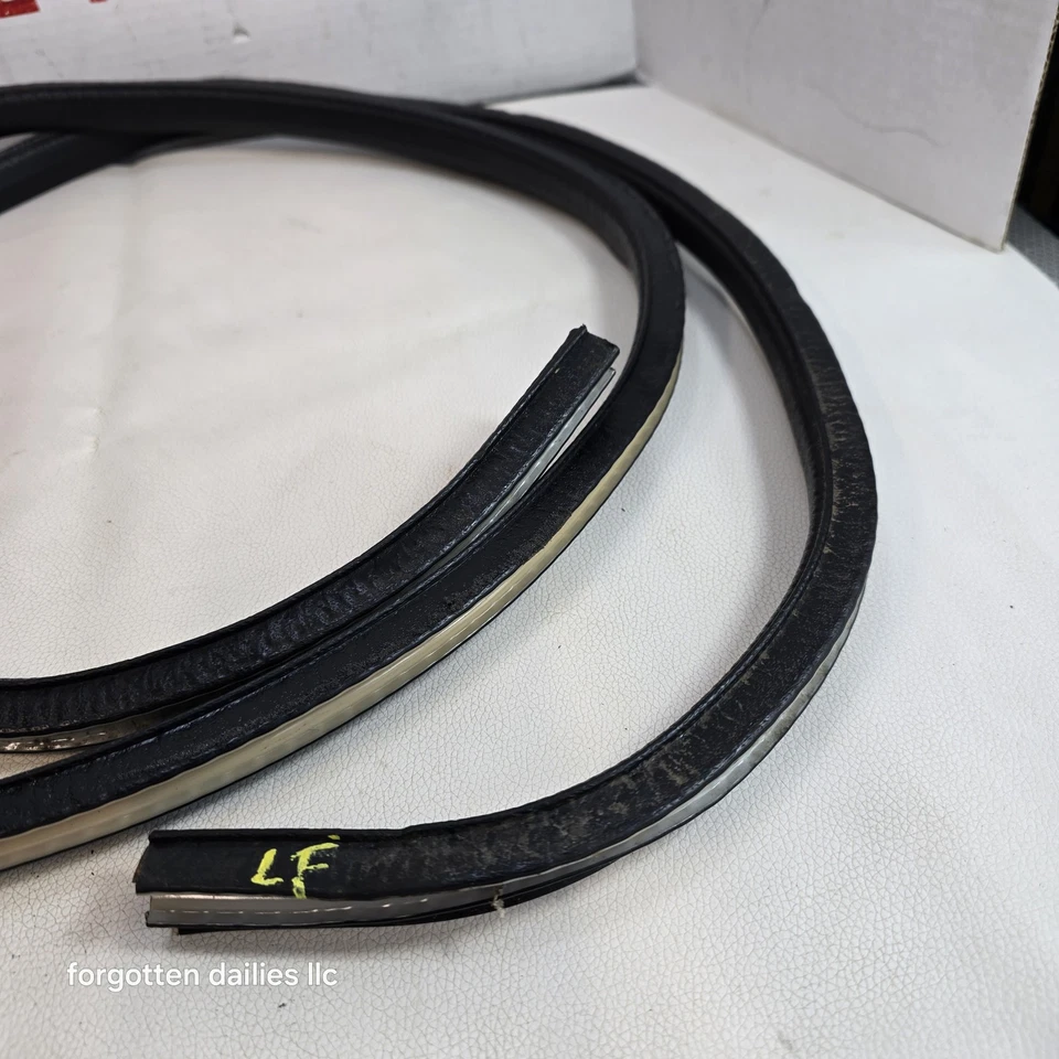 Dodge Neon Plymouth KJ63DX9 puerta delantera izquierda punta de clima moldura Welt 1997-1999  Foto 2 de 4