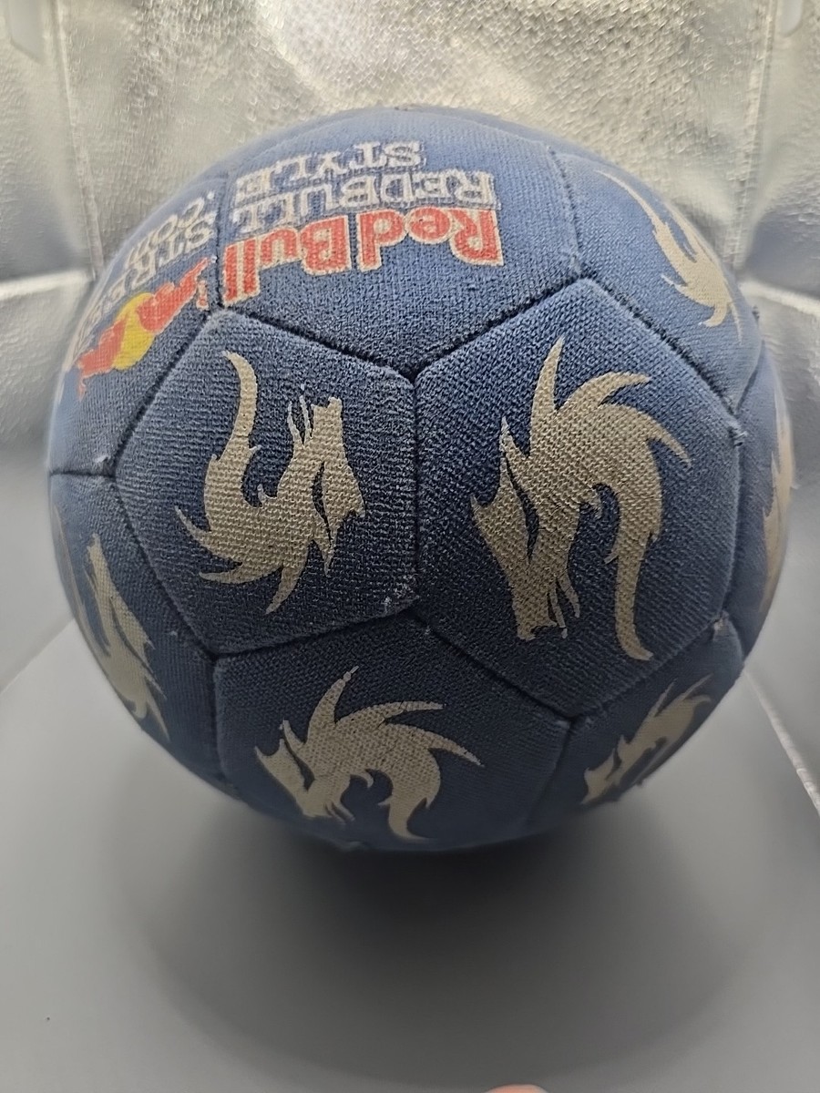 MONTA フリースタイルフットボール レッドブル Rare Red Bull Streetstyle Championship Monta Ball | eBay