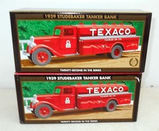 TEXACO #22 1939 STUDEBAKER TANKER TRUCKS 1 REG 1 SPEC 2005 ERTL BANKS