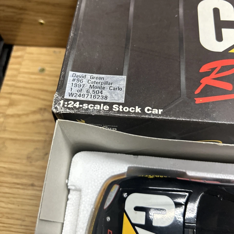 Banco de ventana negro David Green #96 Caterpillar 1997 1:24 NASCAR Action Foto 4 de 4
