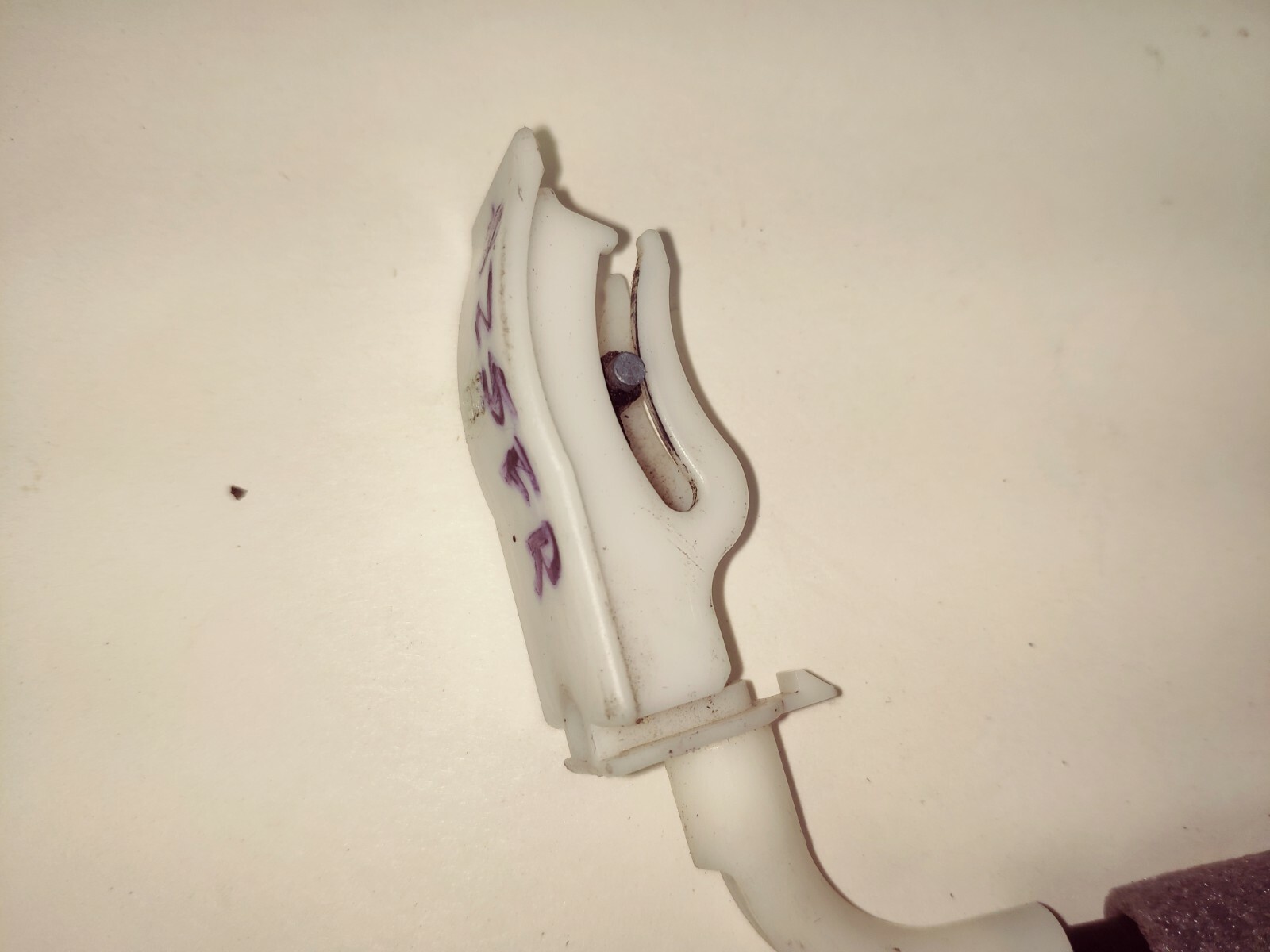 08 BMW 525i E60 FRONT RIGHT PASSENGER SIDE DOOR LOCK CABLE 