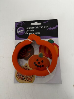 NWT Wilton Pumpkin Cookie Cutter Comfort Grip Fall Halloween NEW