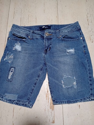 Tyte Women's Size 7 Distressed Blue Denim Shorts - Picture 2 of 17