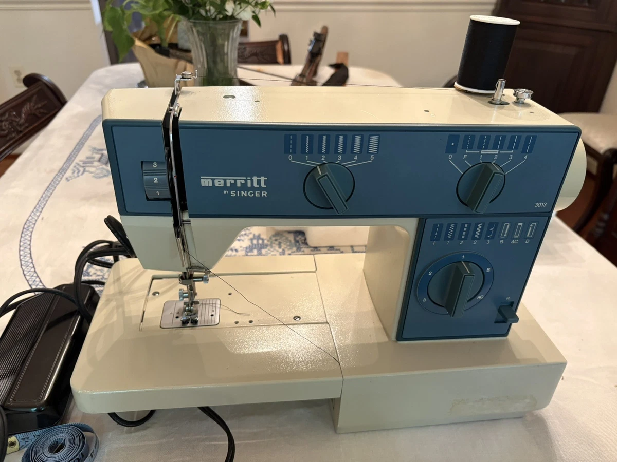 Singer Merritt Sewing Machine In Collectible Sewing Machines for