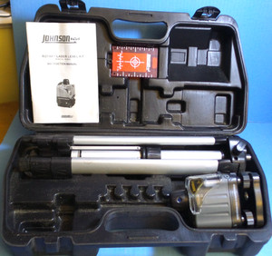 Johnson Manual Leveling Rotary Laser Level Kit 40-0918 W/Case