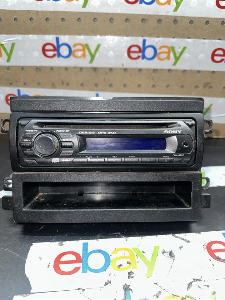 VINTAGE SONY CDX-GT08 CD PLAYER READIO HEADUNIT AUX - Imagem 2 de 4