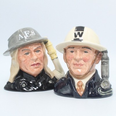 Royal Doulton Auxiliary Fireman ARP Warden kleine Figur Kanne Set 1034/9500 4''