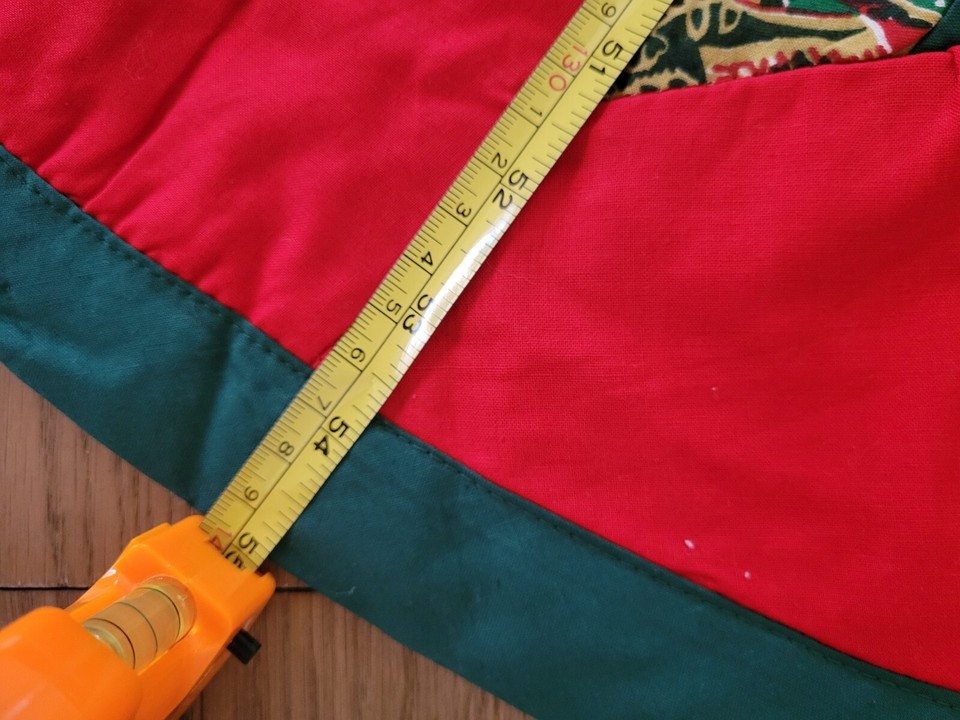 Vintage Handmade 55" Quilted Christmas Tree Skirt Red/Green/White W
