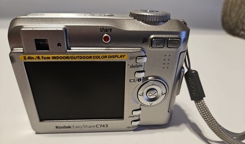 Kodak EasyShare C743 7.1MP Digital Camera - Silver With Strap Parts - Picture 6 of 13