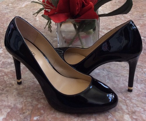 Patent Leather Round Toe Heel Pump 