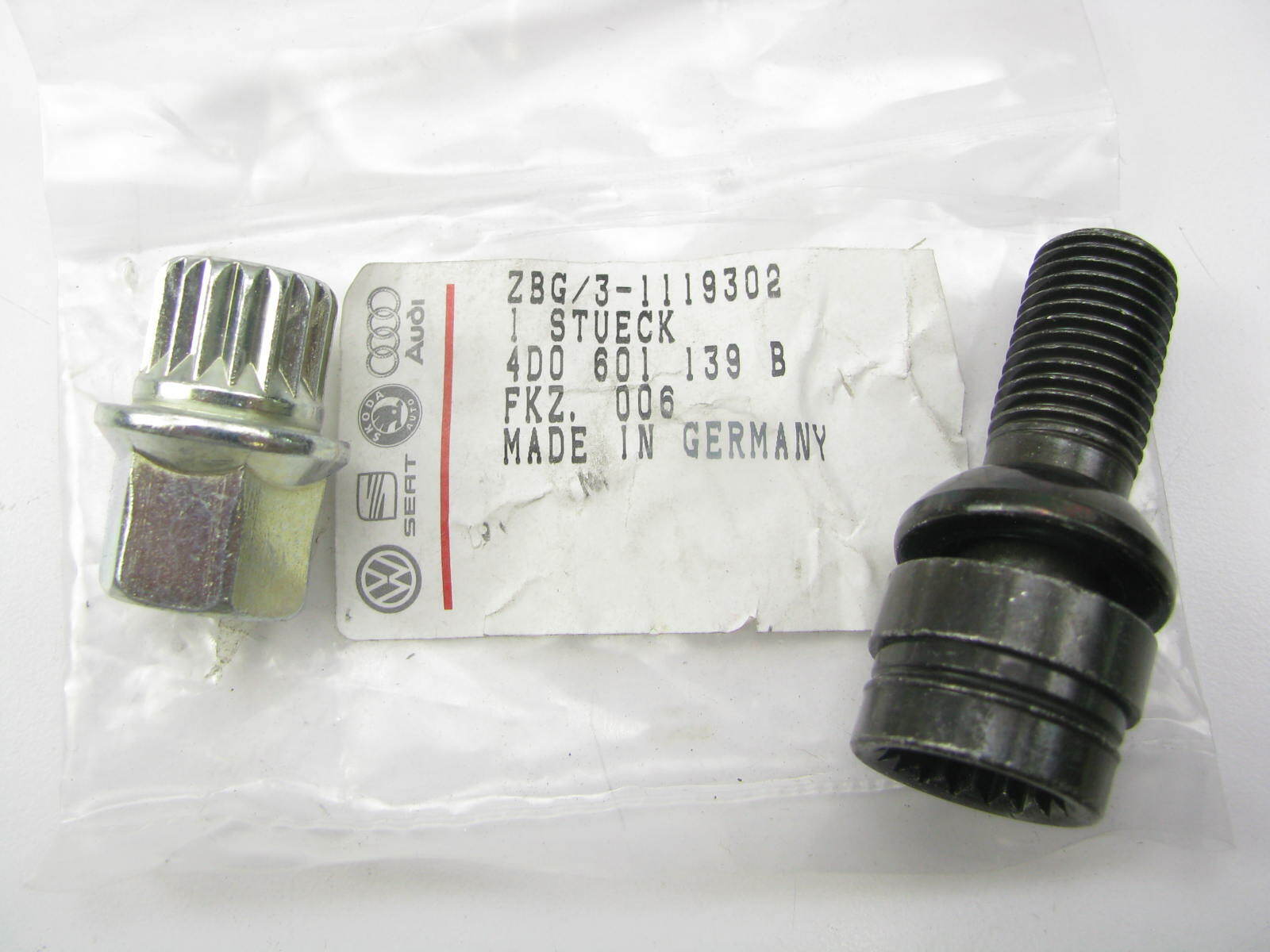 NEW OEM VW Audi 4D0601139B Locking Wheel Lug Bolt VW Vortex