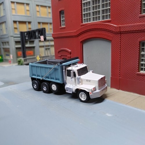 1/87 HO Scale Custom Built Western Star Tri Axle Dump Truck. 3D Printed Model - Picture 2 of 6