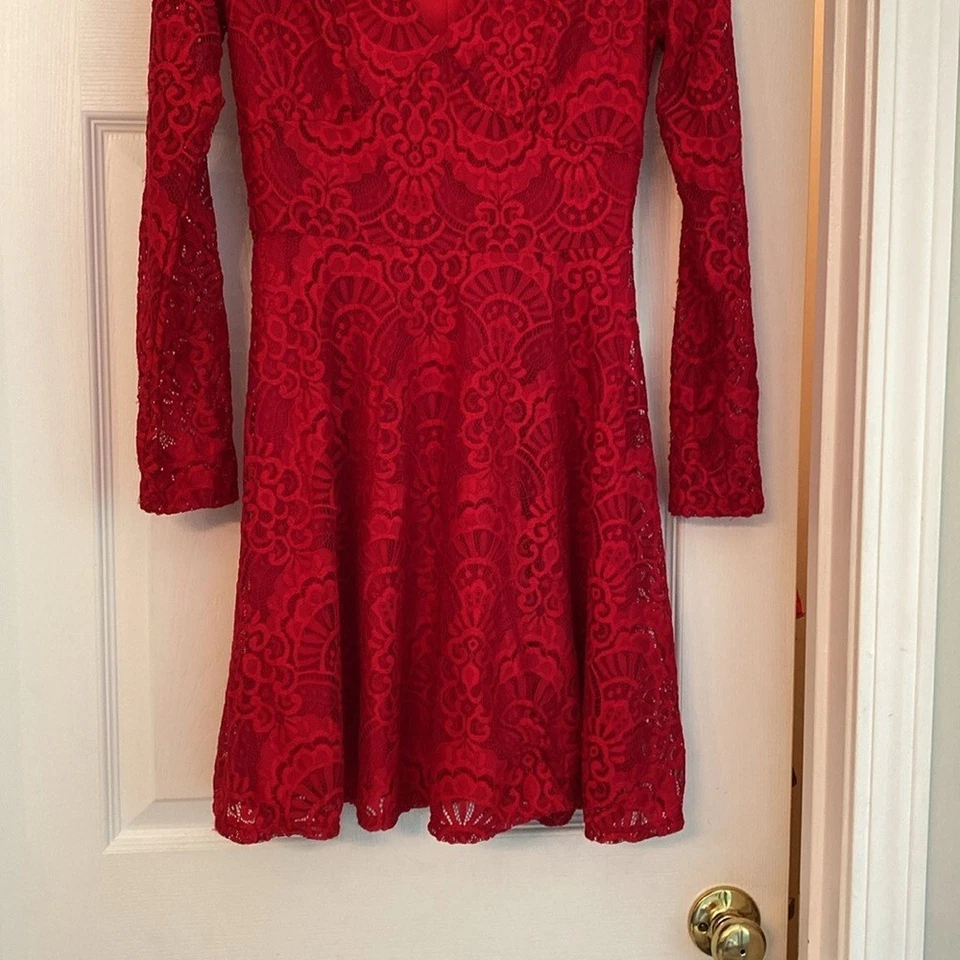 VESTIDO DE ENCAJE ROJO PARA NIÑAS DE MY MICHELLE, TALLA 5, NYLON/SPANDEX/FORRADO Foto 3 de 4