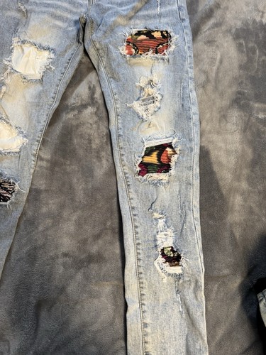 Size 32 - Authentic Amiri Jeans Distressed Thrasher - Picture 2 of 7