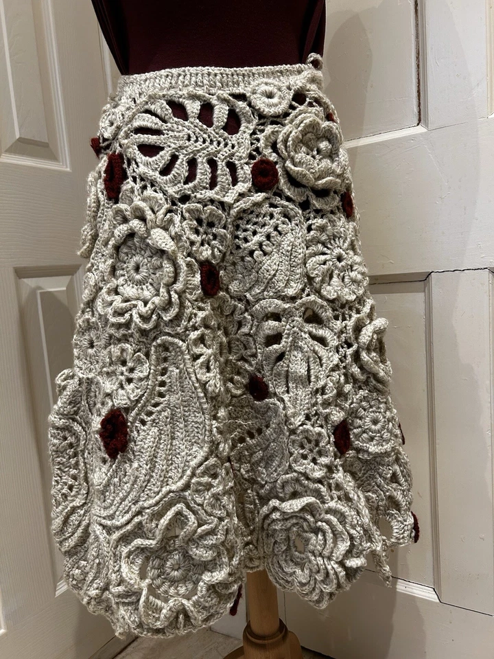 Hand Made Crochet Skirt Size 8 UK . - Image 3 of 4