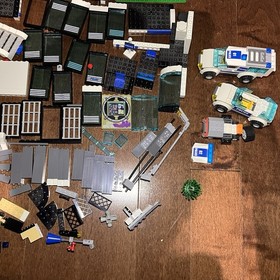 Lego City Set 7744 Police Headquarters Read