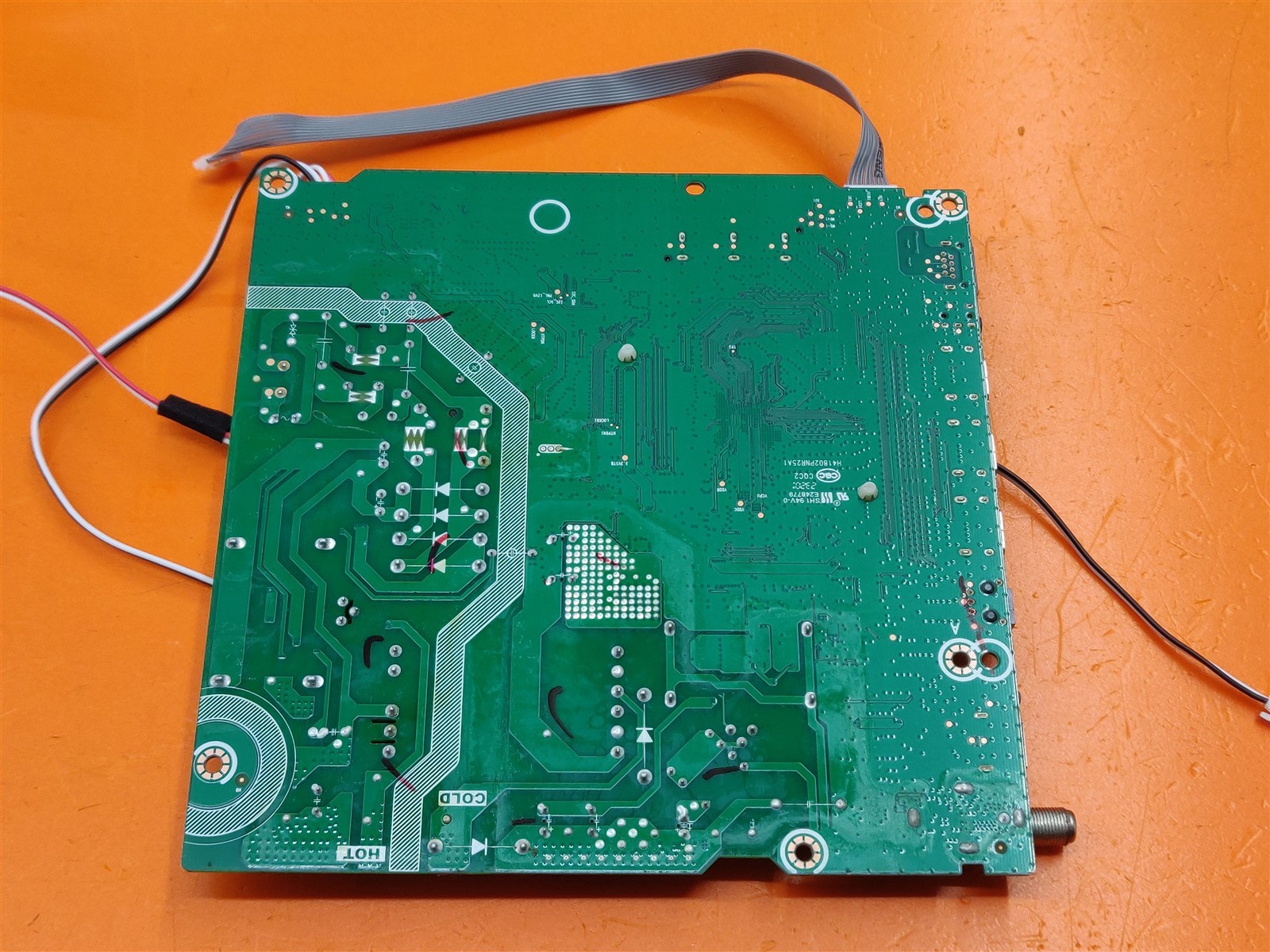 ⭐️⭐️⭐️⭐️⭐️ TV Main Video Board / Power Supply 328145 w/ Cables