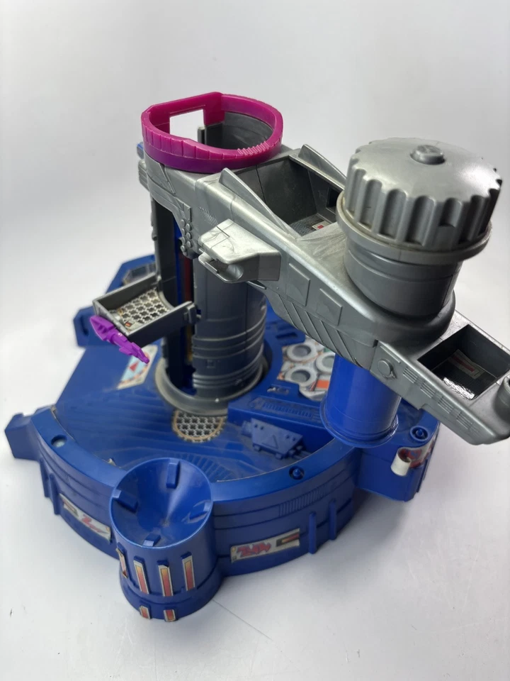 NEAR Complete Micro Machines Z-Bots - Vortexx HQ Battle Base - 1994 - Image 3 of 4