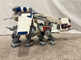 LEGO Star Wars:  (10195) Republic Dropship with AT-OT Walker 1758 pieces****