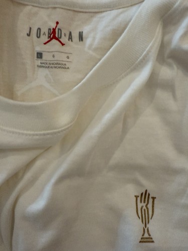Air Jordan Men’s Trophy Room White & Gold T-Shirt Men Gr. Lg (Neu) mit Tasche - Bild 6 von 6