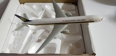JC WINGS SINGAPORE AIRLINES BOEING B777-300ER 1:200 DIECAST