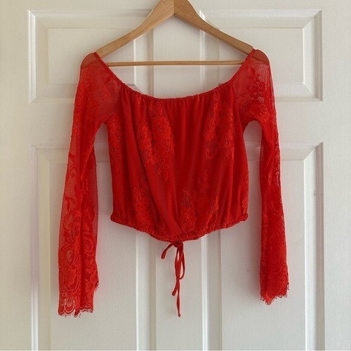 Top floral de encaje transparente manga larga rojo talla pequeña Revolve Lovers + Friends - Imagen 5 de 7
