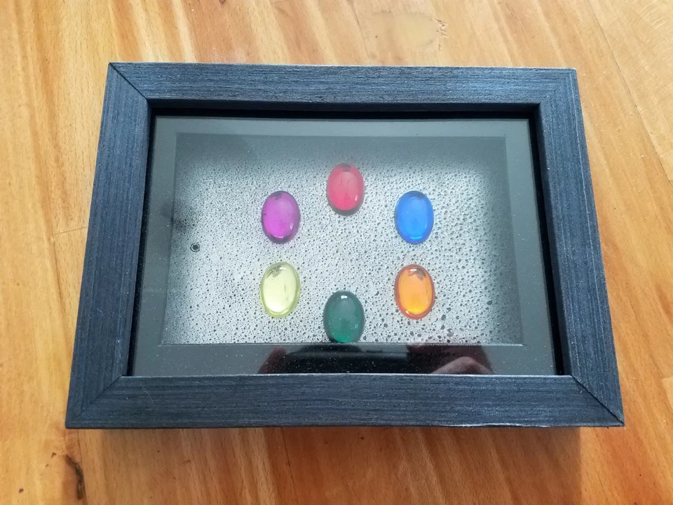 Caja de sombras de utilería de cosplay Infinity Stones 25x18 mm pantalla Marvel Foto 3 de 4