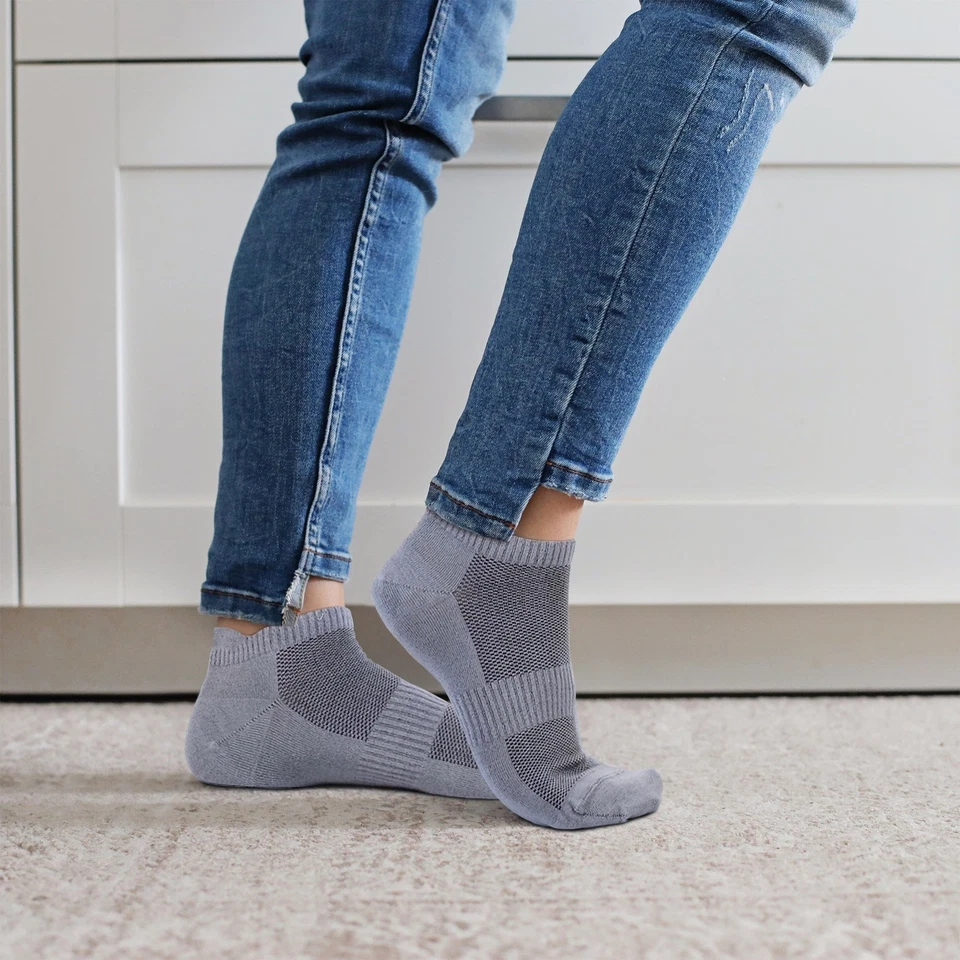 4 Pairs Unisex Bamboo Ankle Socks - Image 4 of 4