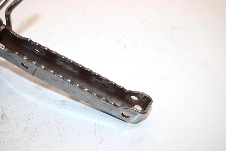 96 оригинальных правых подножек Yamaha Warrior 350 (полированные) 3GD-27421-11-00 AY6 - Изображение 2 из 4