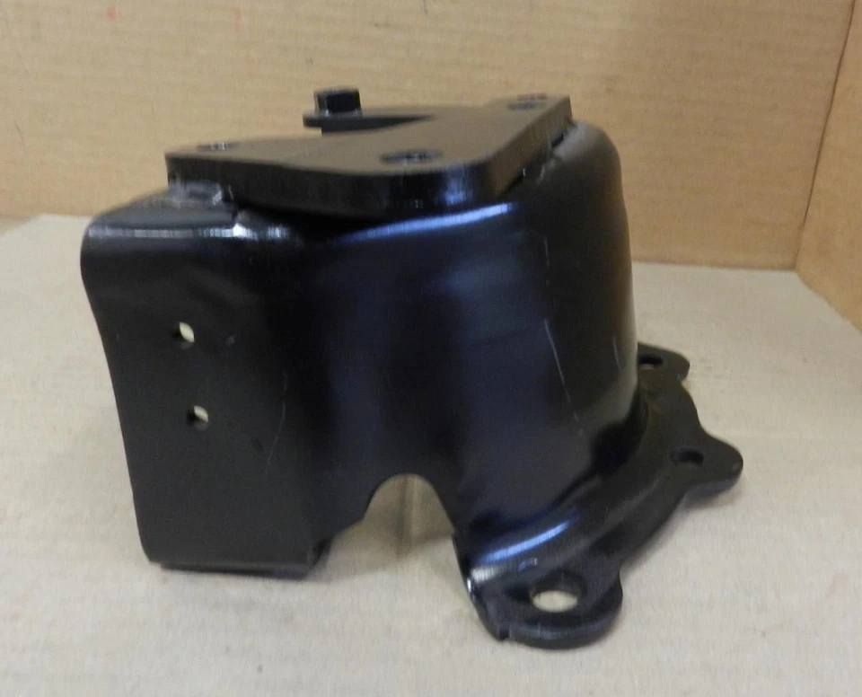 1987-91 Chevrolet G10-30 GMC 1500/3500 Van 4.3 5.0 5.7 used A/C bracket 10054896 - Image 3 of 4