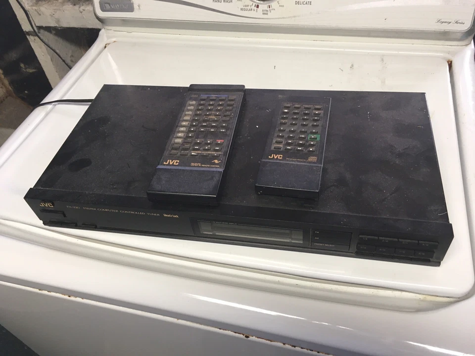 Vintage JVC FX-330BK FM/AM Computer Controlled Stereo Tuner Tested & Working... - Image 2 of 3