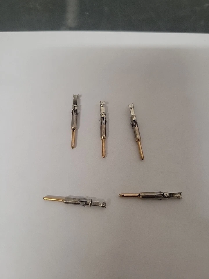 Lote de 100-TE Connectivity/AMP66103-4 Tipo III Pin Contacto Dorado 24-20 AWG Crimpado Foto 2 de 3