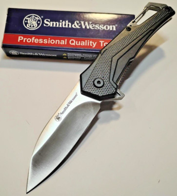 3.1oz Smith & Wesson 8Cr S.S. 3'' Carabiner Folder Pocket Knife 1208418