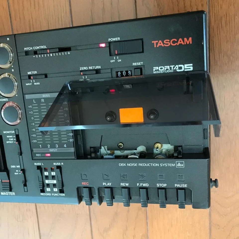 Tascam Porta 05 Ministudio Multitrack Cassette Recorder Power On FF Tested Japan - Image 4 of 4