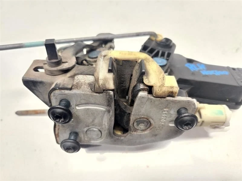 2004 Ford Expedition XLT Drivers Left Rear Power Door Latch  - Image 4 of 4