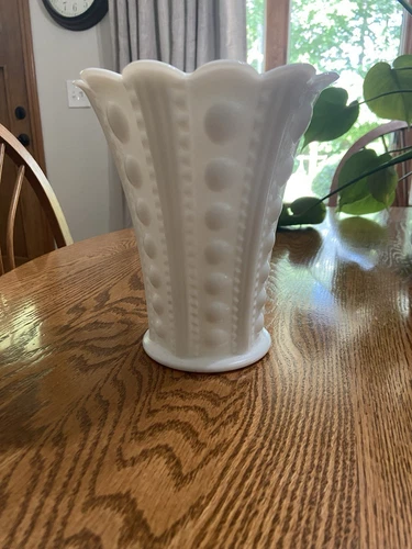 Vintage 1940s McKee ZIPPER & BUTTON / JEWEL Milk Glass Vase - 7" Tall