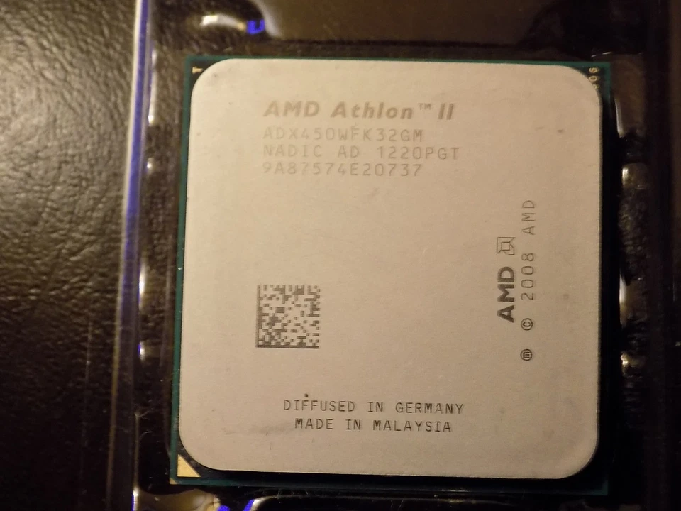 AMD Athlon II X3 450 3,2 GHz Socket AM2+/AM3 3 núcleos/3 hilos CPU ADX450WFK32GM Foto 2 de 3